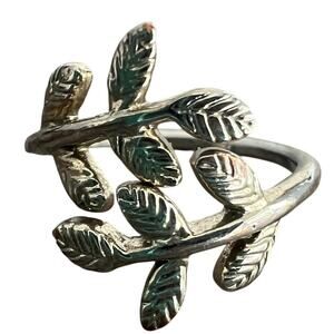 Silver tone leaf spiral wrap pinky ring - size 5
